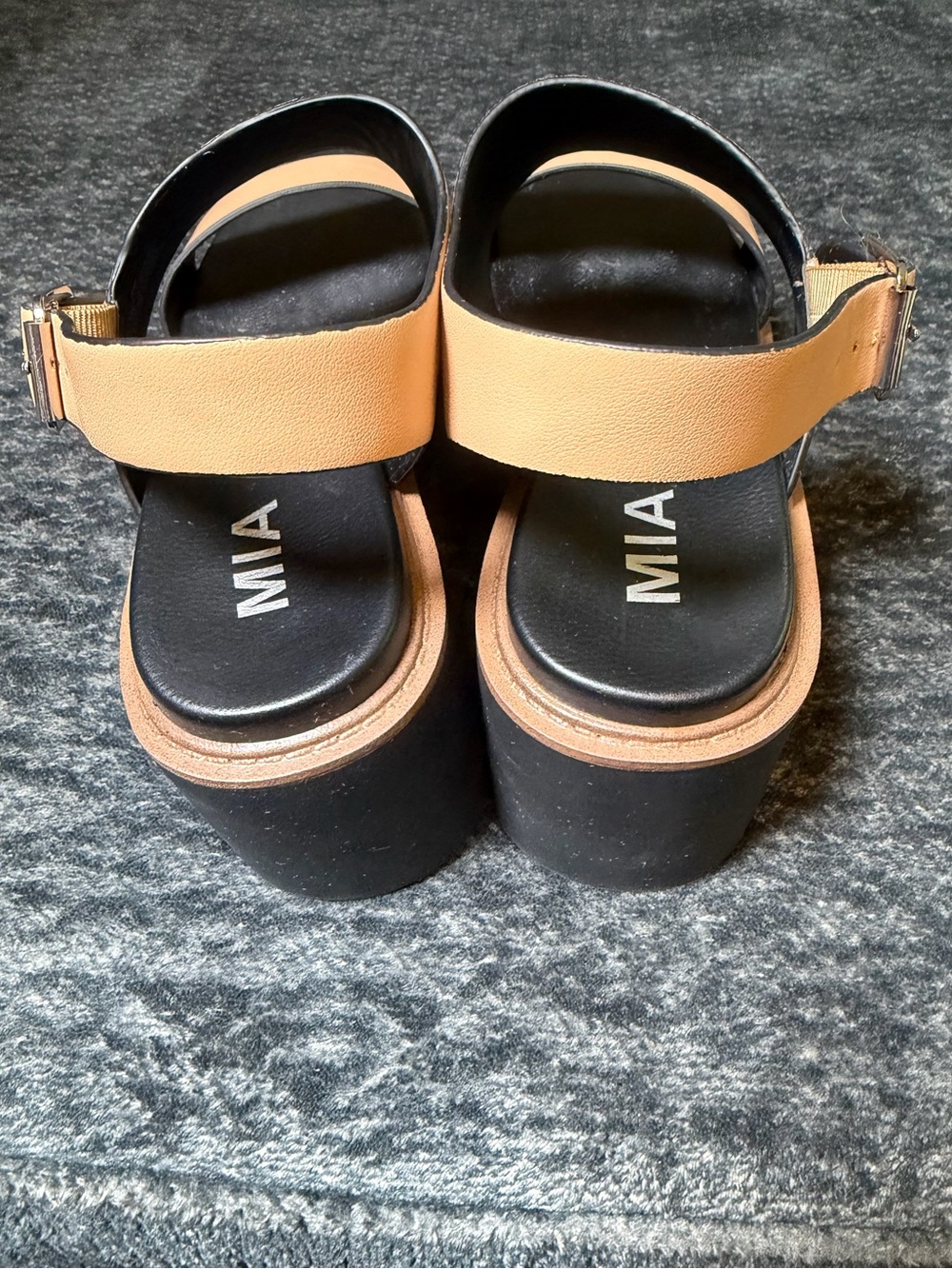 MIA SHESKA Platform Block Heel Sandals Tan Size 9 Like New - Picture 6 of 8